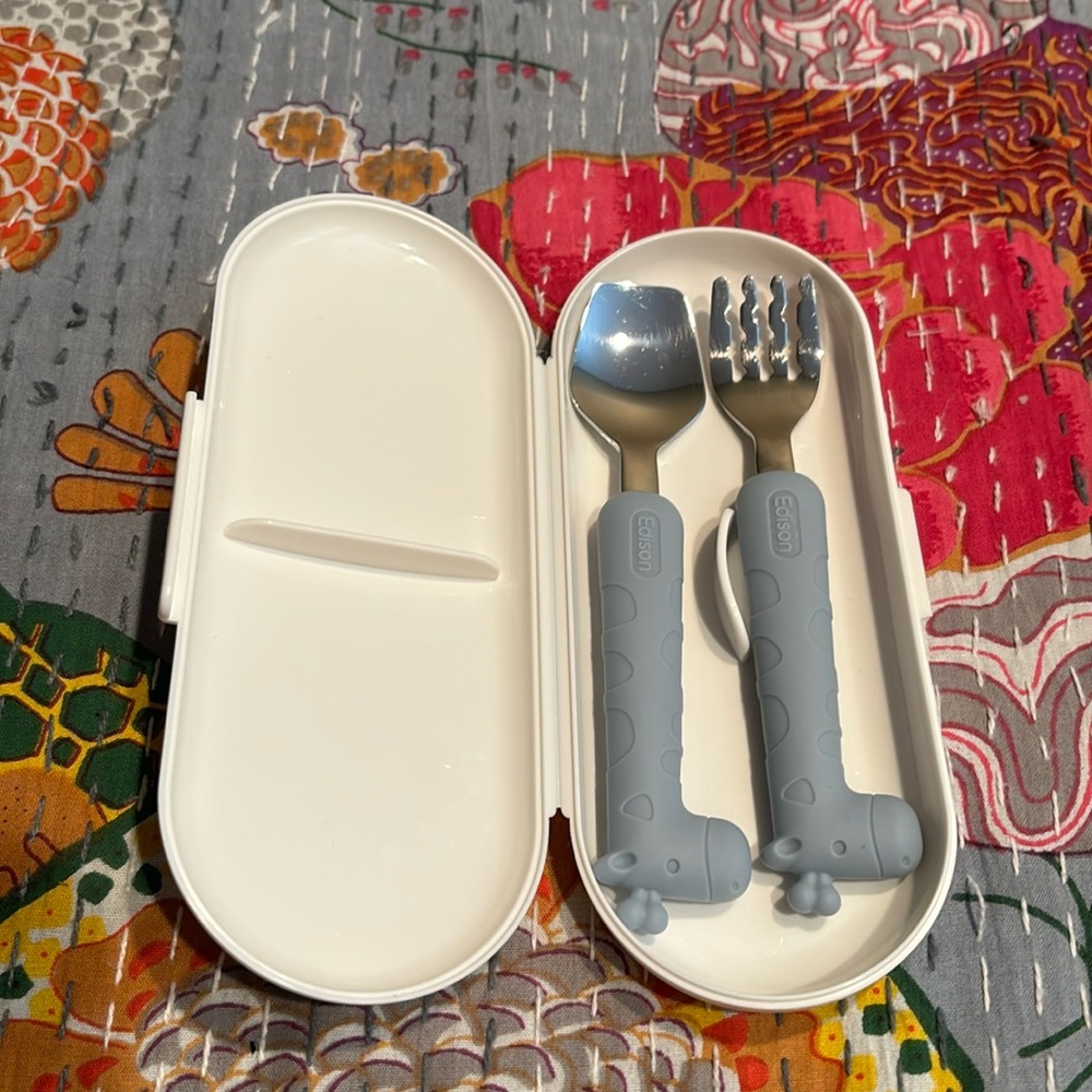 Edison Silicone Spoon & Fork Case Set – Giraffe